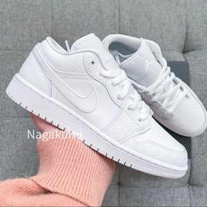 🤍🐰Nike air Jordan 1 low triple white shoes